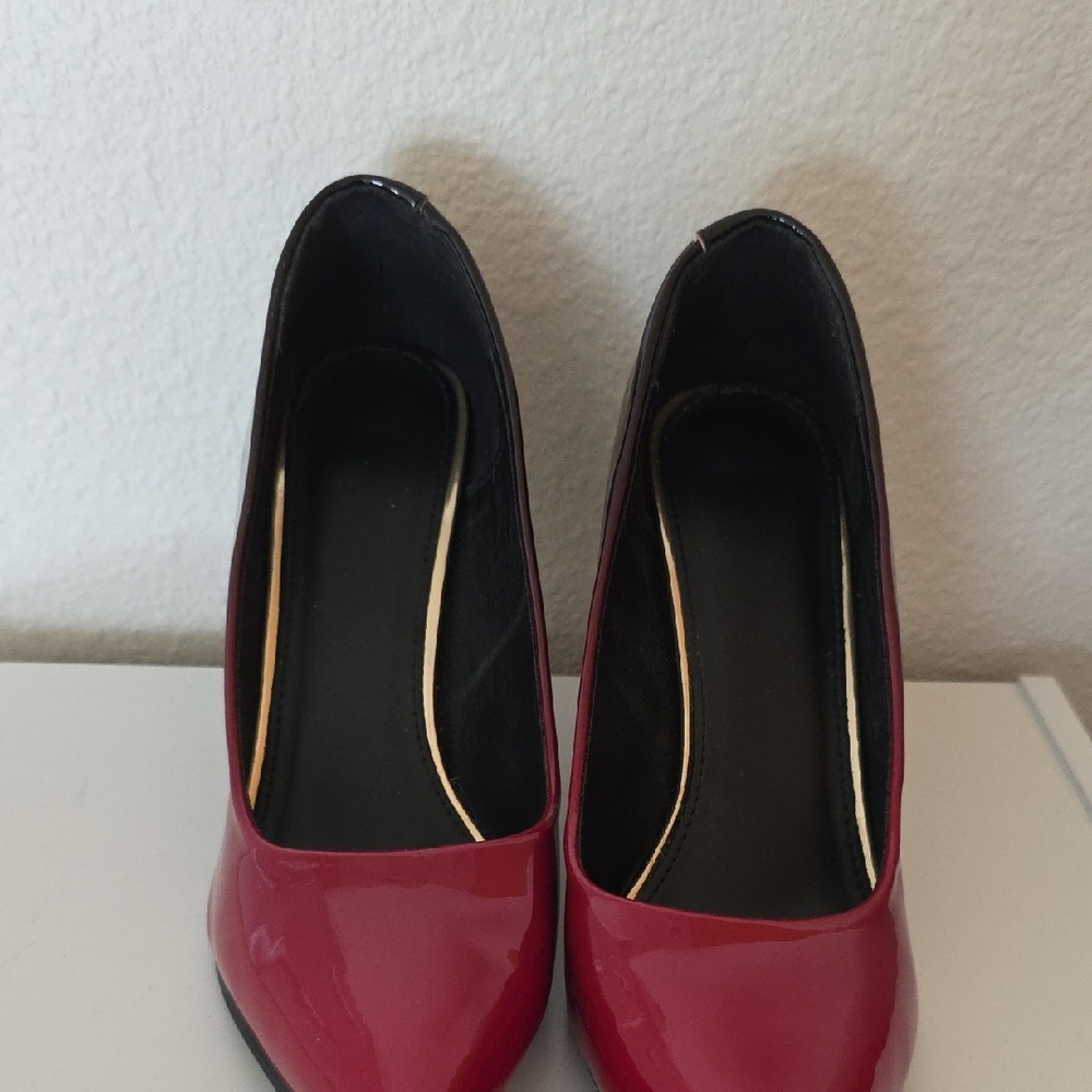 Elegant Red Women's Pumps